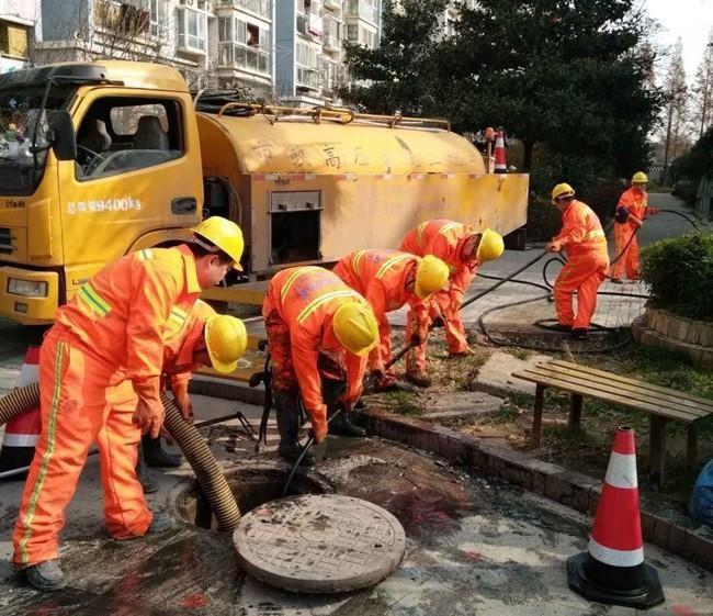 万泉镇市政管道清淤